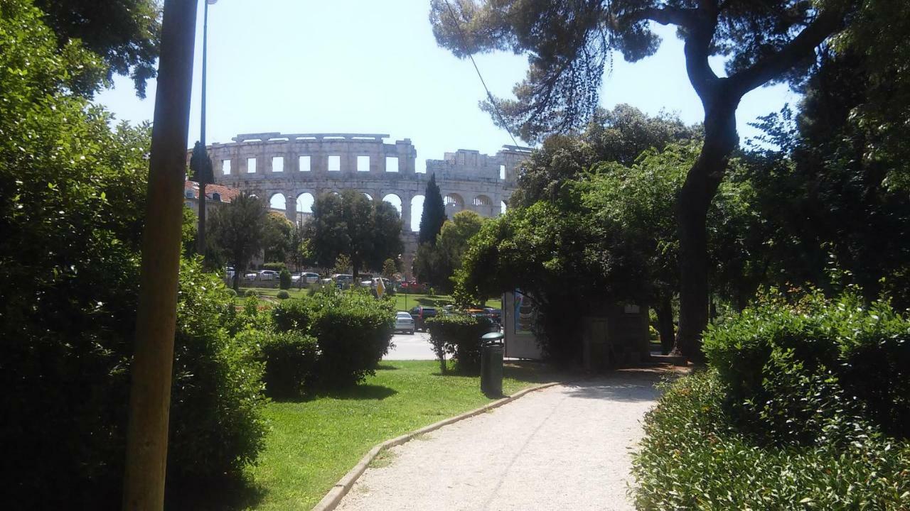 Colosseum Apartment بولا المظهر الخارجي الصورة